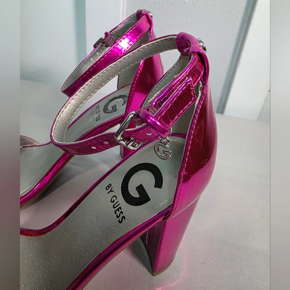G by GUESS Shantel Metallic Pink Ankle Strap Block Heel Sandals - Size 6.5M